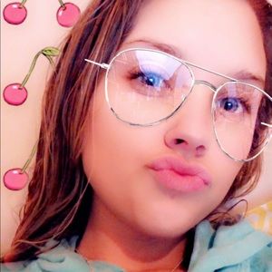 Meet your Posher, Ariel